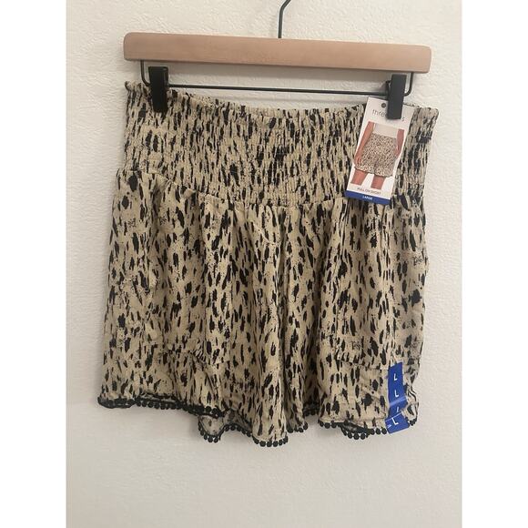 Three Dots Women's Relaxed Printed Shorts Smocked Waist Animal Print L - Picture 1 of 4